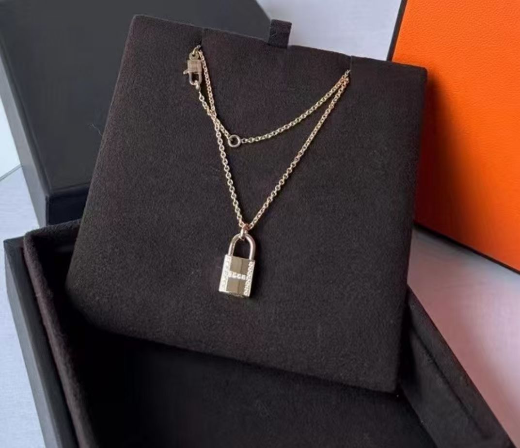 Hermes 玫瑰金鎖頭鑽石頸鏈