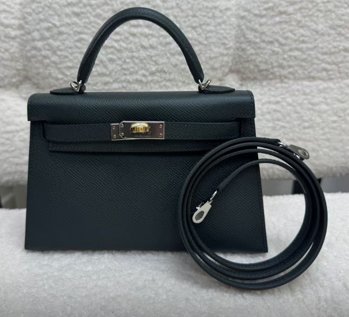 Mini kelly 2 q0灰綠鴛鴦扣
