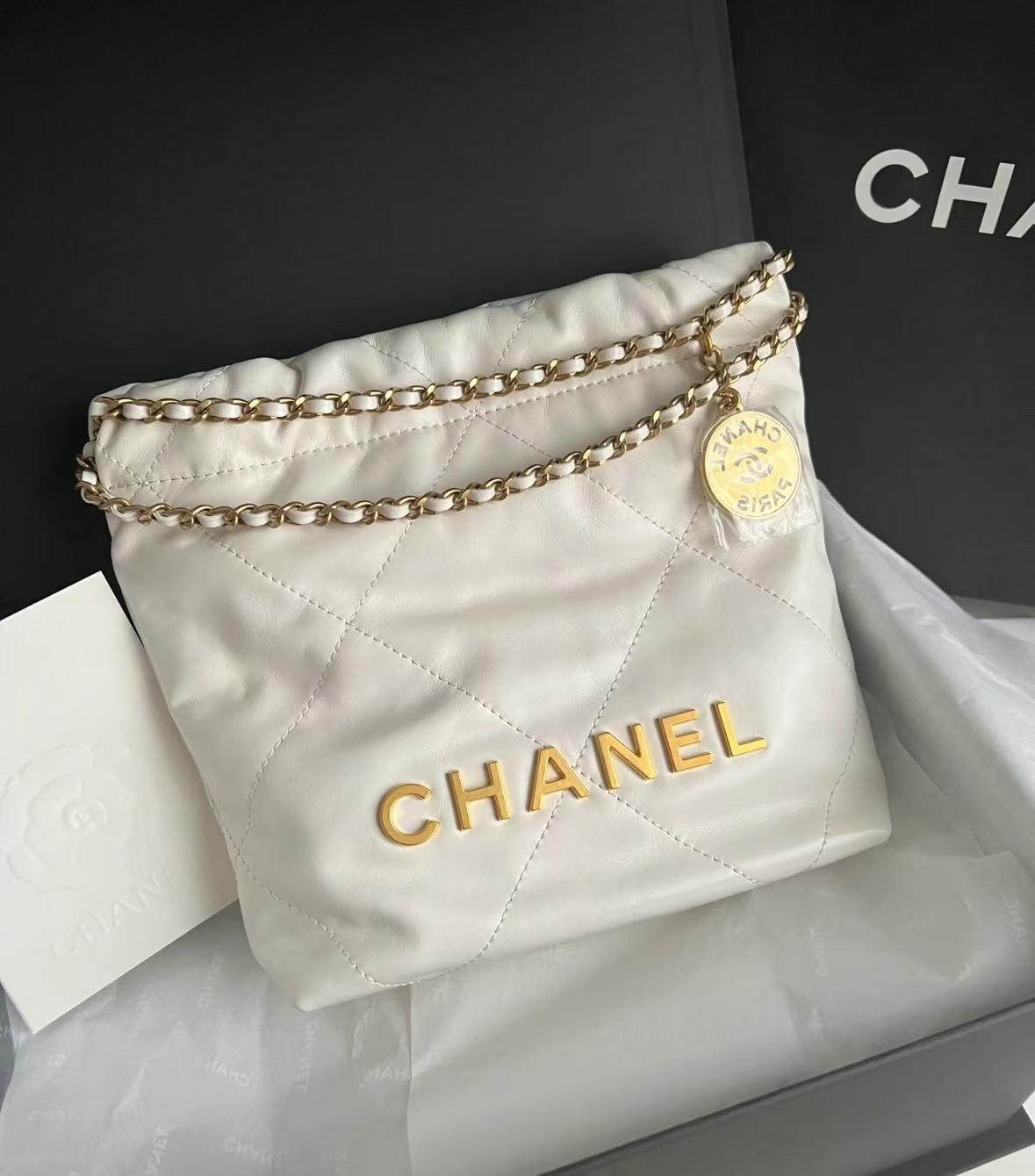 CHANEL 22bag mini 